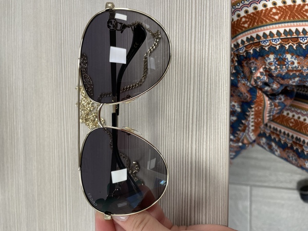Gucci GG1088S 001 Sunglasses Women's Gold Chain Necklace