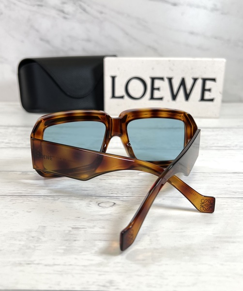 Loewe LW40064U 53V Sunglasses Shiny Light Havana/Solid Azure